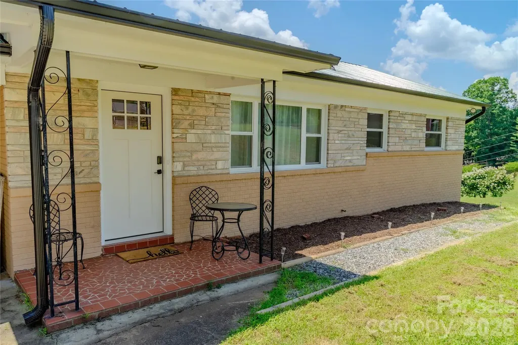 4852 Midway Sand Road Hickory NC 28601
