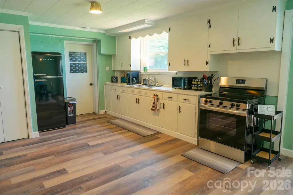 4852 Midway Sand Road Hickory NC 28601