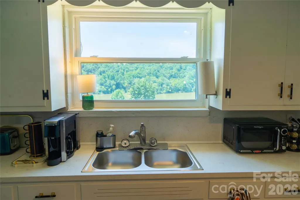 4852 Midway Sand Road Hickory NC 28601