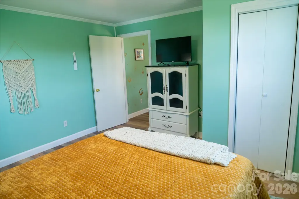 4852 Midway Sand Road Hickory NC 28601