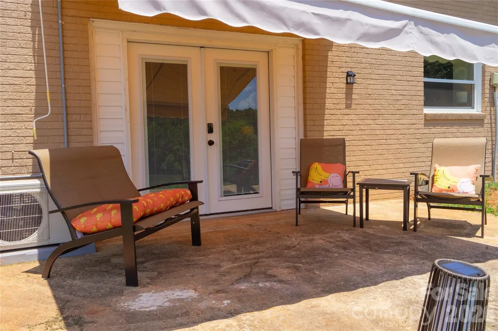 4852 Midway Sand Road Hickory NC 28601