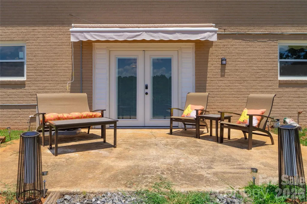 4852 Midway Sand Road Hickory NC 28601