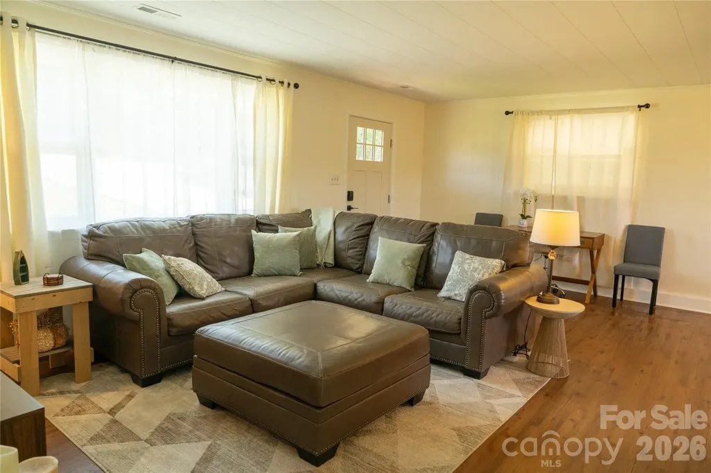 4852 Midway Sand Road Hickory NC 28601