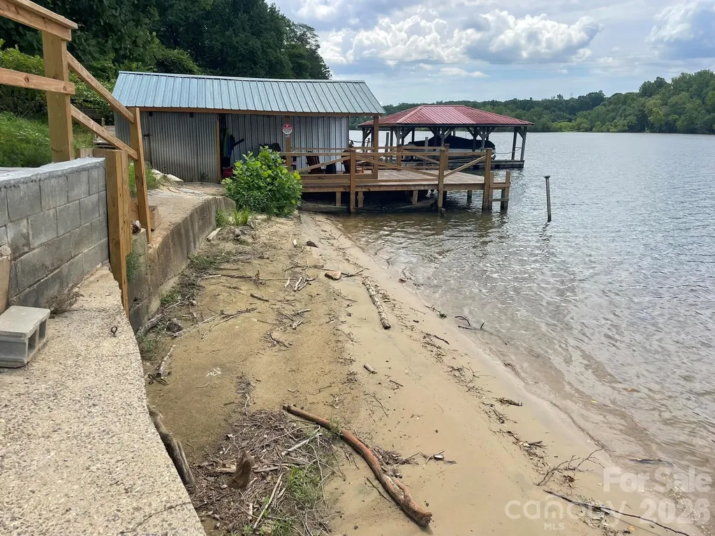 4852 Midway Sand Road Hickory NC 28601