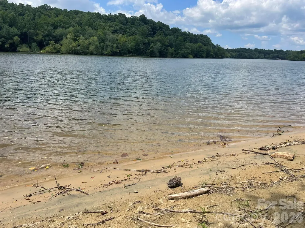 4852 Midway Sand Road Hickory NC 28601