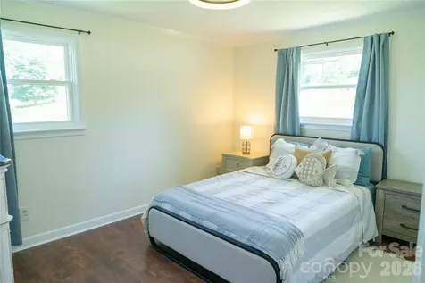4852 Midway Sand Road Hickory NC 28601