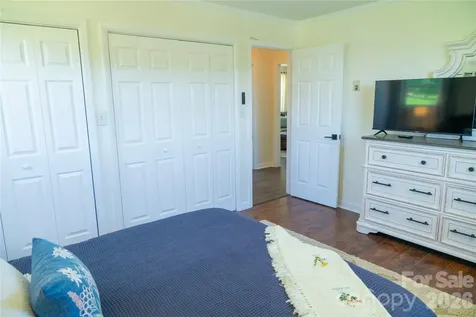 4852 Midway Sand Road Hickory NC 28601