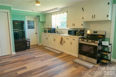 4852 Midway Sand Road Hickory NC 28601