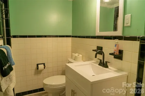 4852 Midway Sand Road Hickory NC 28601