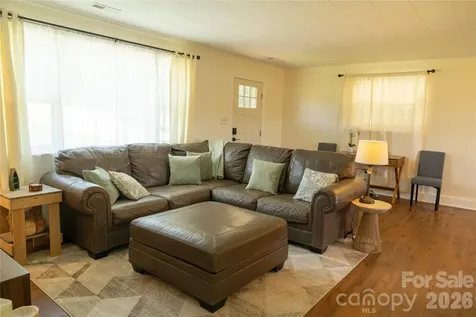 4852 Midway Sand Road Hickory NC 28601