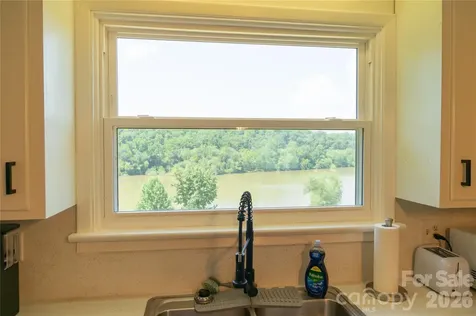 4852 Midway Sand Road Hickory NC 28601