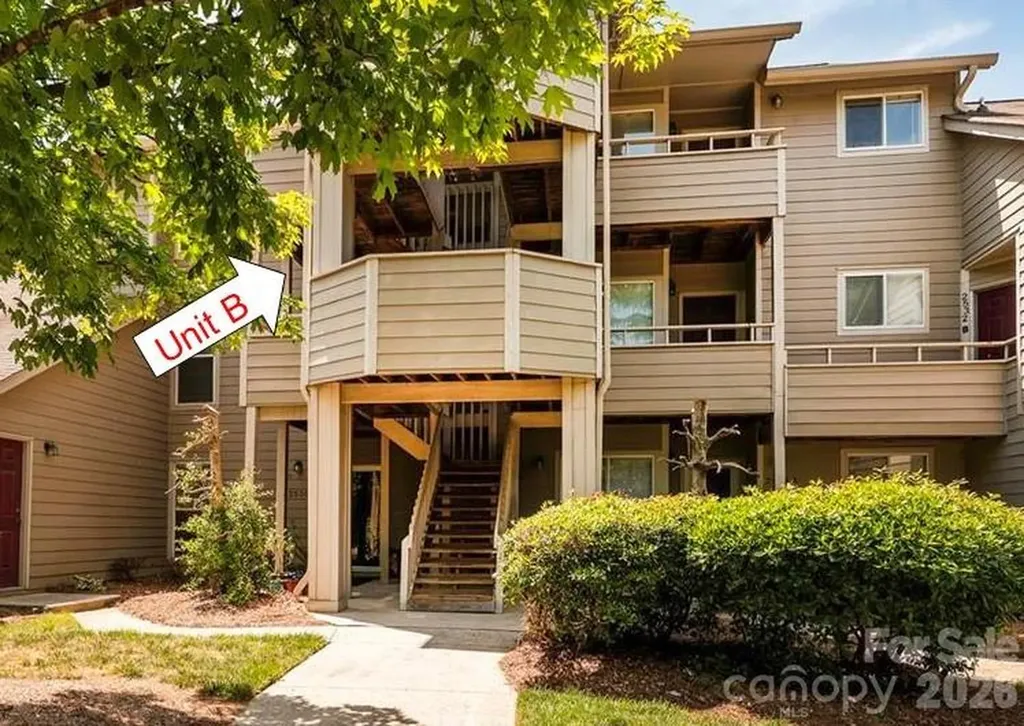 2536 Stradbrook Drive Charlotte NC 28210