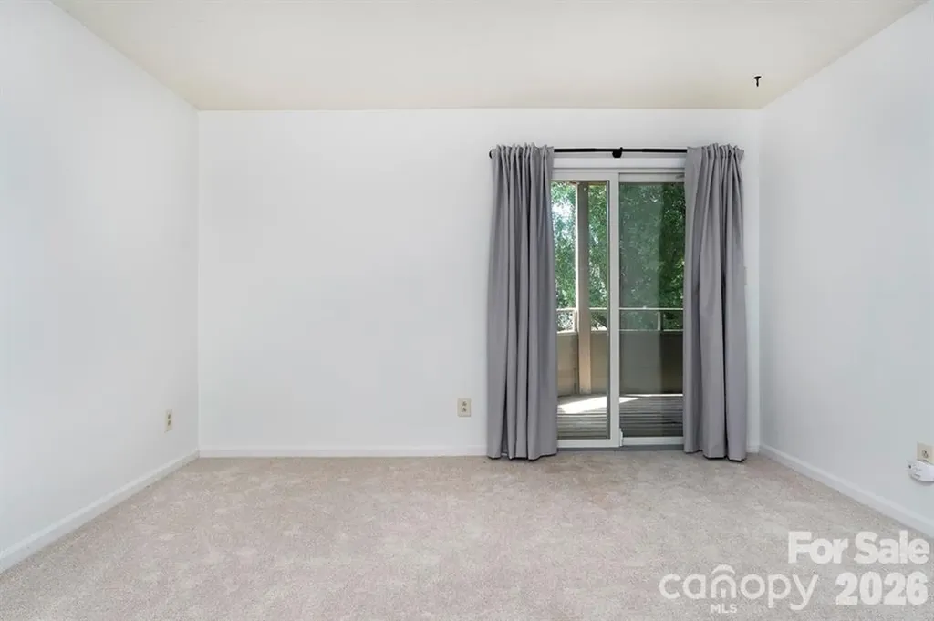 2536 Stradbrook Drive Charlotte NC 28210