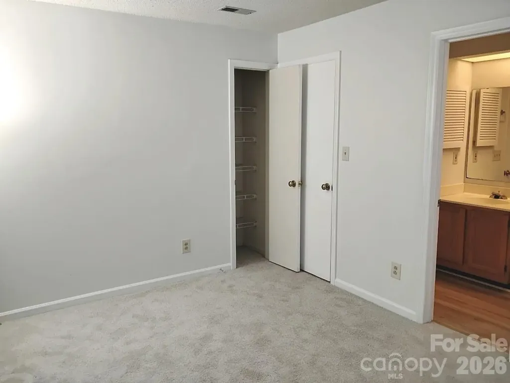 2536 Stradbrook Drive Charlotte NC 28210