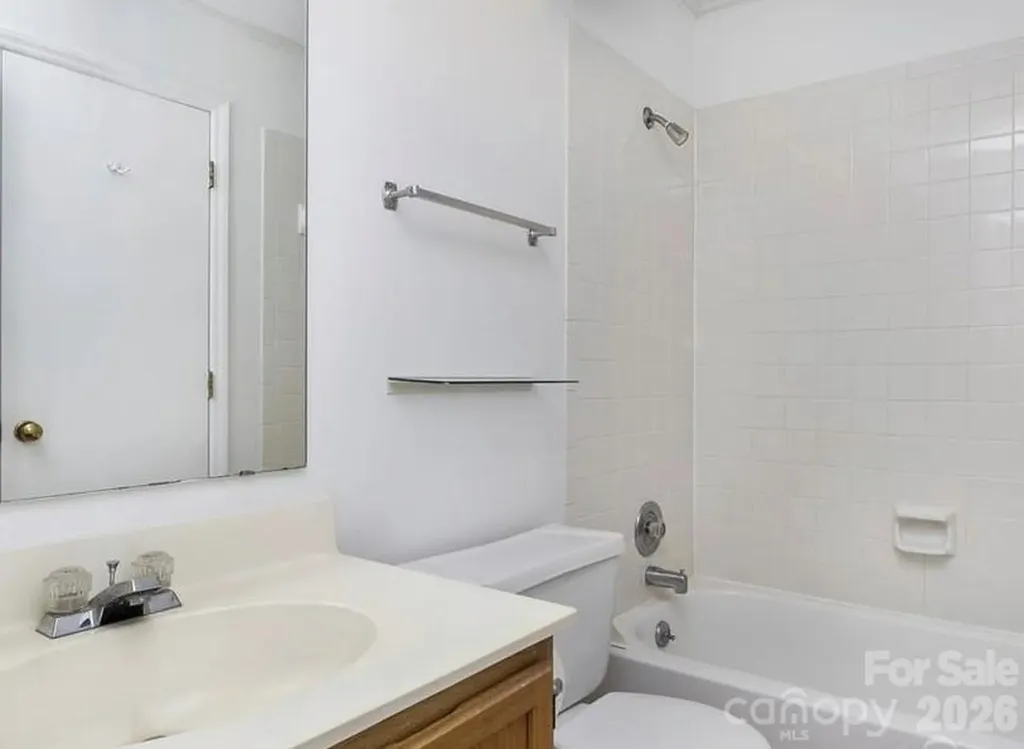 2536 Stradbrook Drive Charlotte NC 28210
