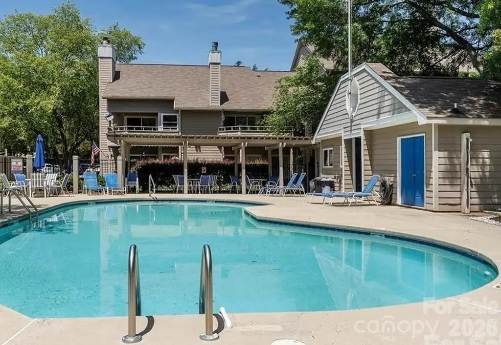 2536 Stradbrook Drive Charlotte NC 28210