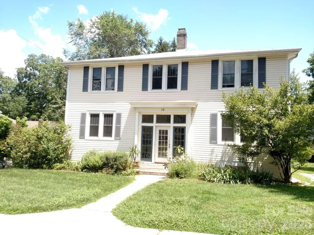 19 Saluda Street Asheville NC 28806