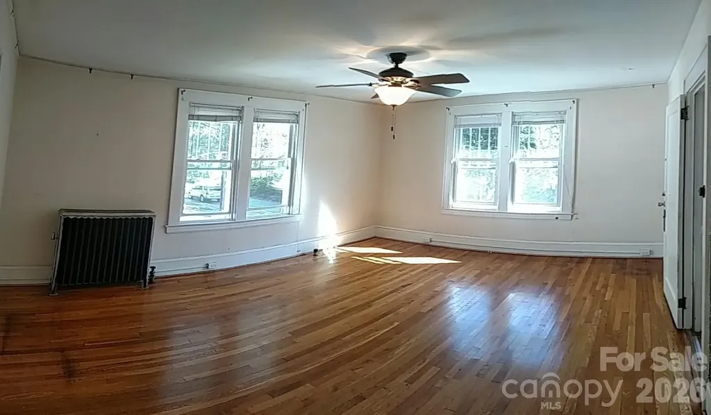 19 Saluda Street Asheville NC 28806