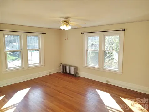 19 Saluda Street Asheville NC 28806