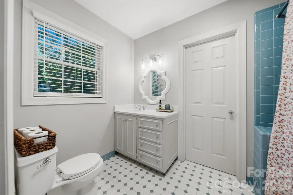 1240 10th Street Lane NW Hickory NC 28601
