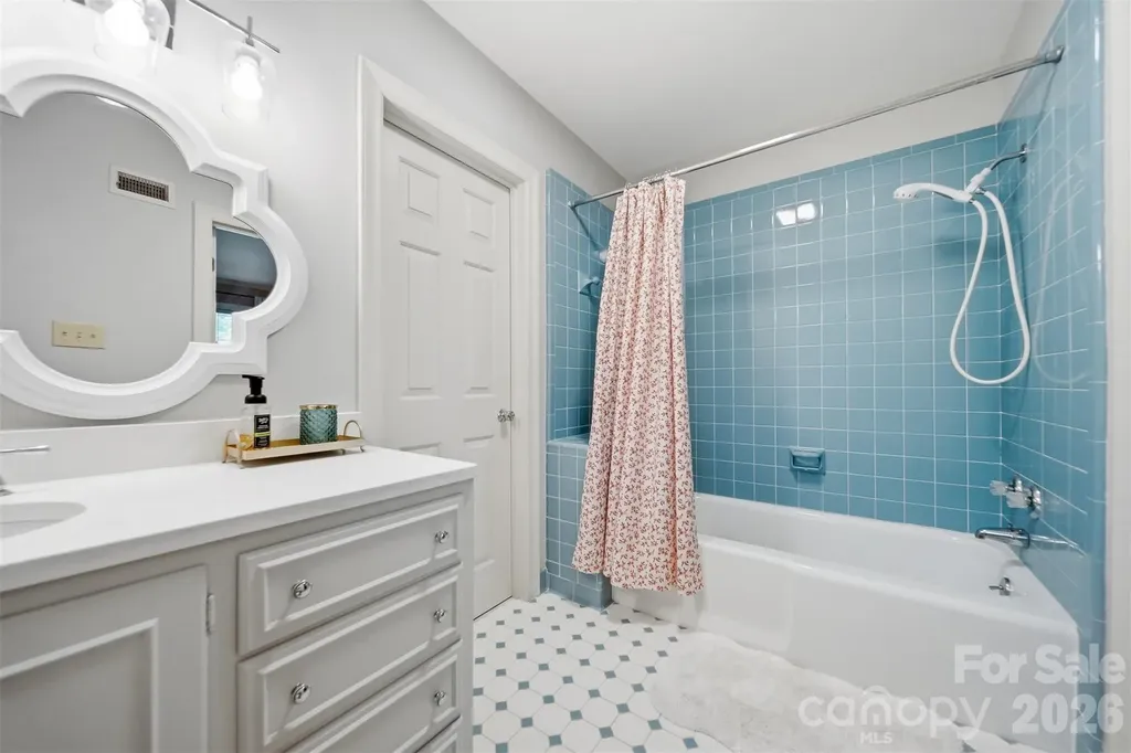 1240 10th Street Lane NW Hickory NC 28601