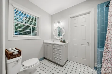 1240 10th Street Lane NW Hickory NC 28601