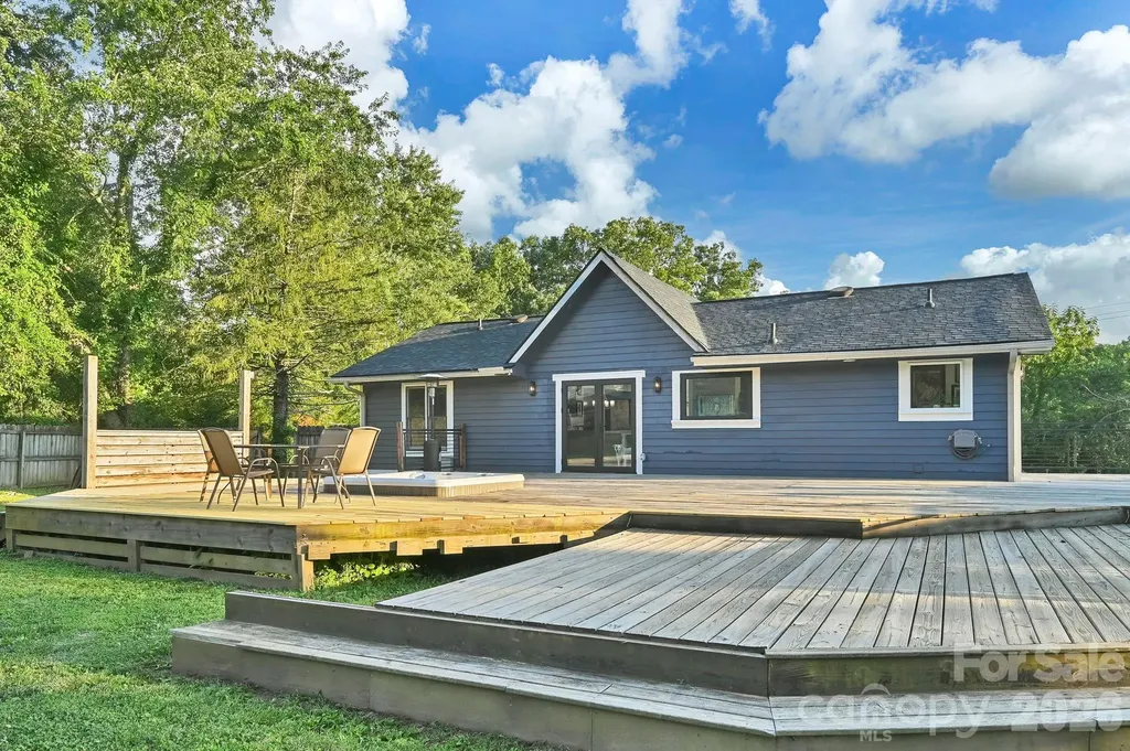 33 Souther Road Hendersonville NC 28732
