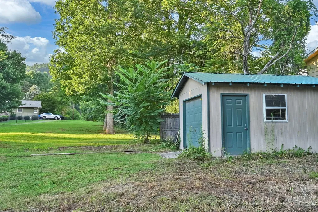 33 Souther Road Hendersonville NC 28732