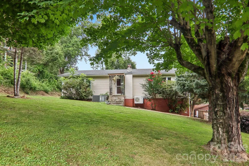 131 & 135 Boyd Avenue Waynesville NC 28786