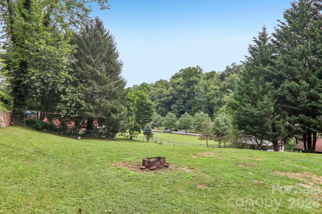 131 & 135 Boyd Avenue Waynesville NC 28786
