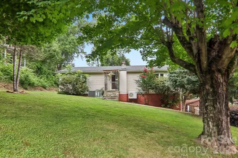 131 & 135 Boyd Avenue Waynesville NC 28786
