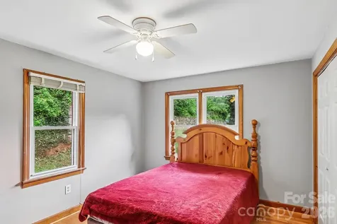 131 & 135 Boyd Avenue Waynesville NC 28786