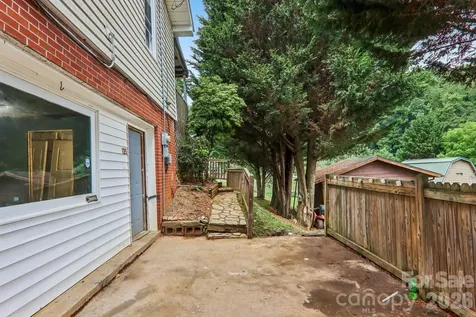 131 & 135 Boyd Avenue Waynesville NC 28786