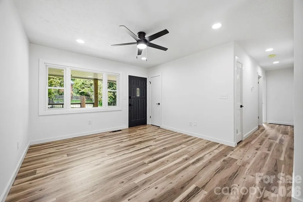 118 Willowbrook Road Hendersonville NC 28792