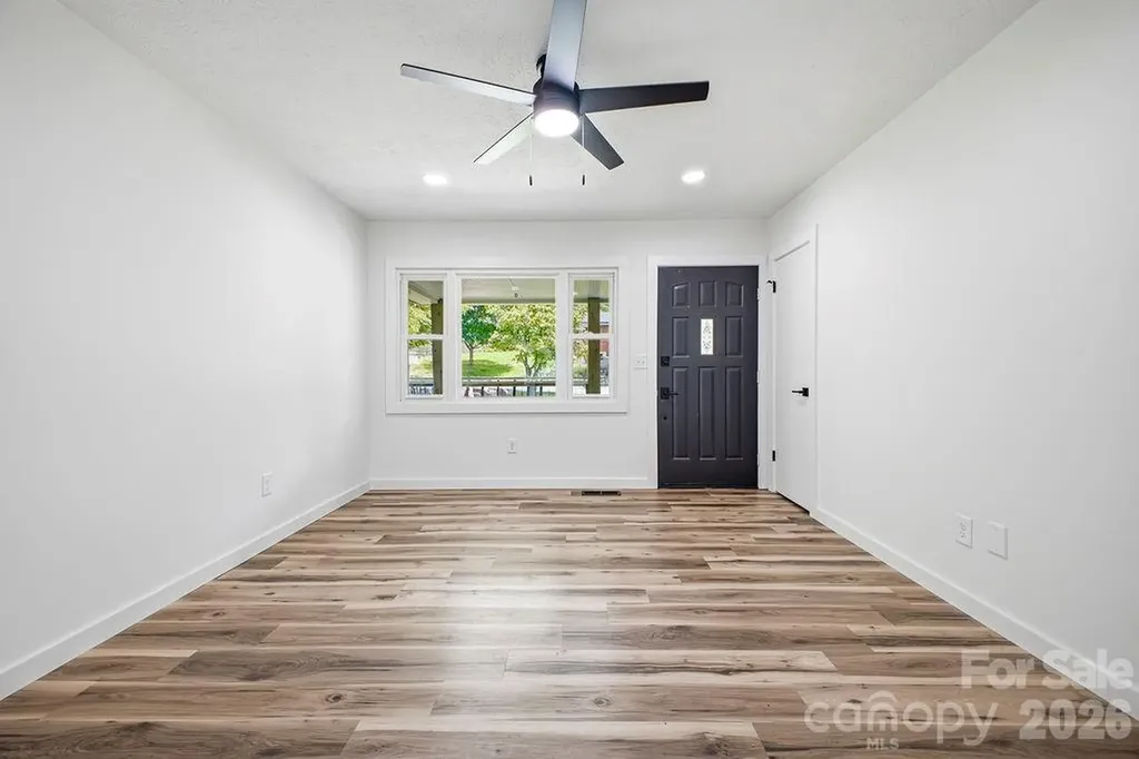 118 Willowbrook Road Hendersonville NC 28792