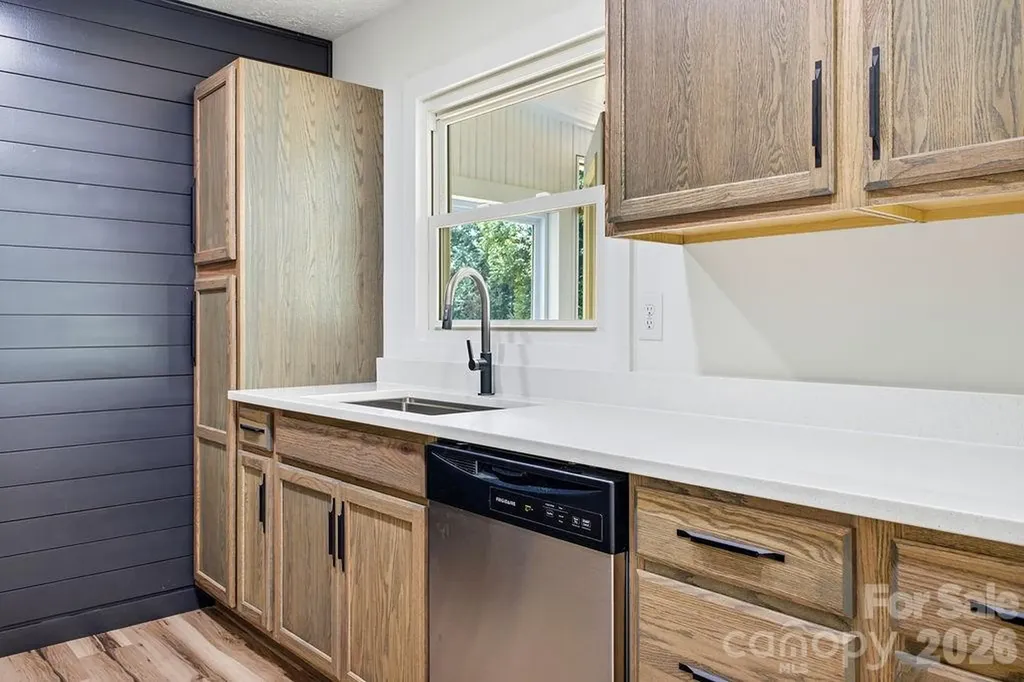 118 Willowbrook Road Hendersonville NC 28792