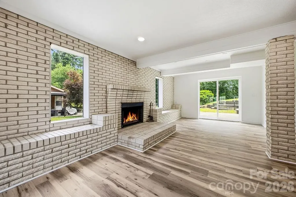 118 Willowbrook Road Hendersonville NC 28792