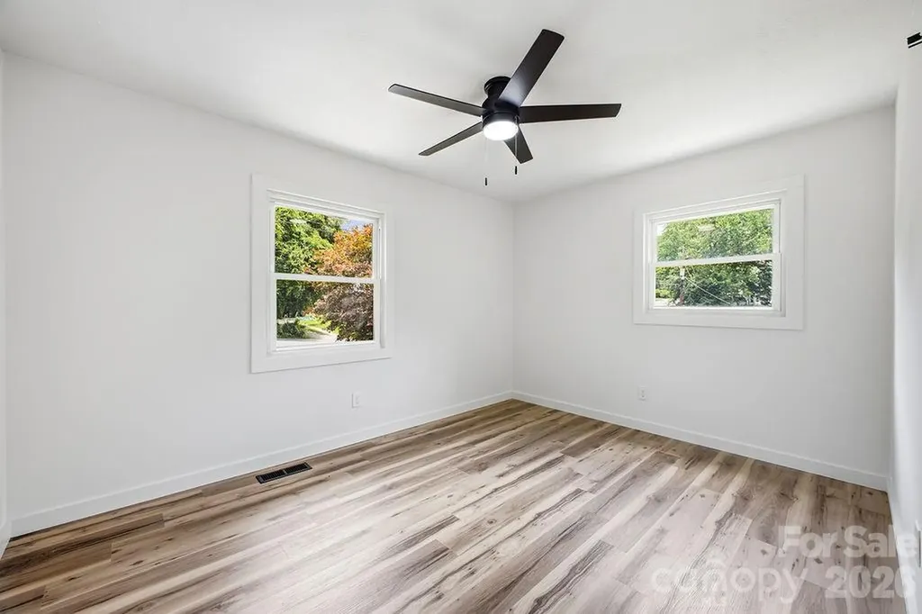 118 Willowbrook Road Hendersonville NC 28792