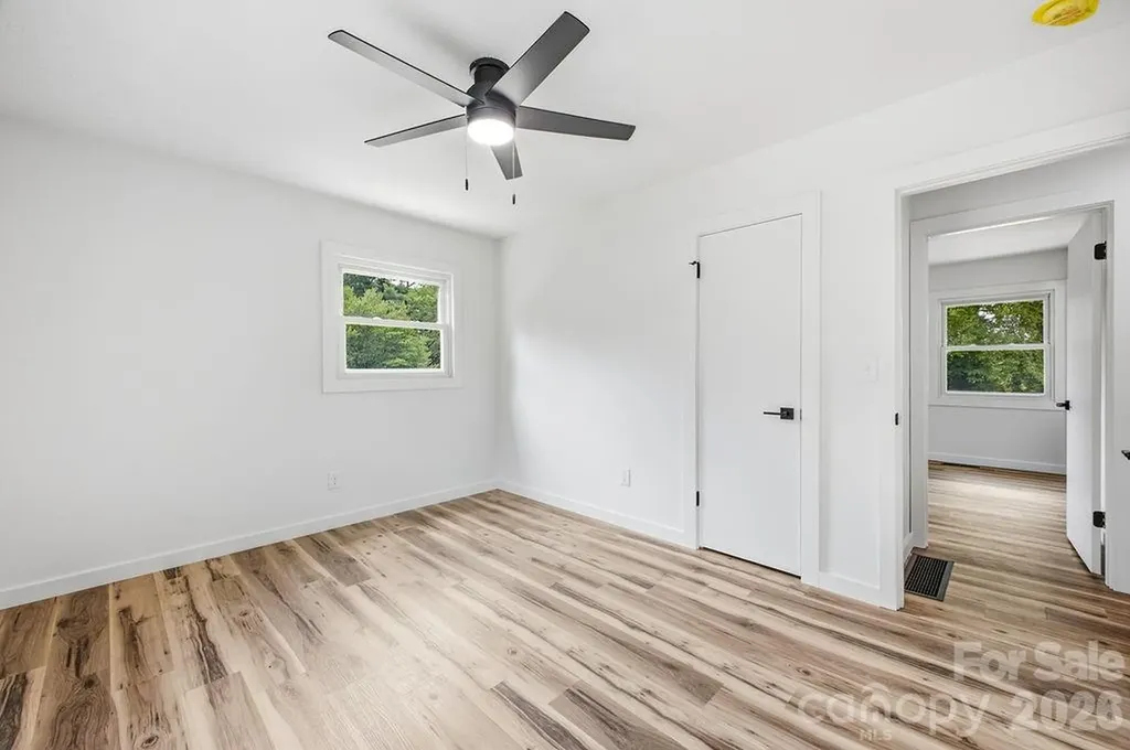 118 Willowbrook Road Hendersonville NC 28792