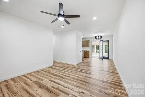 118 Willowbrook Road Hendersonville NC 28792