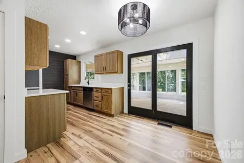 118 Willowbrook Road Hendersonville NC 28792