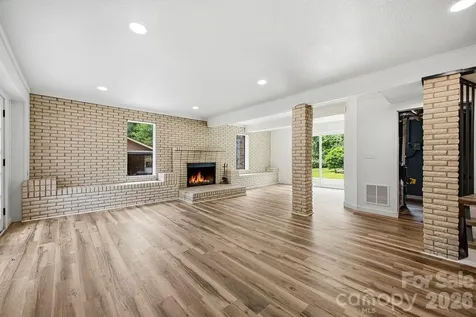 118 Willowbrook Road Hendersonville NC 28792