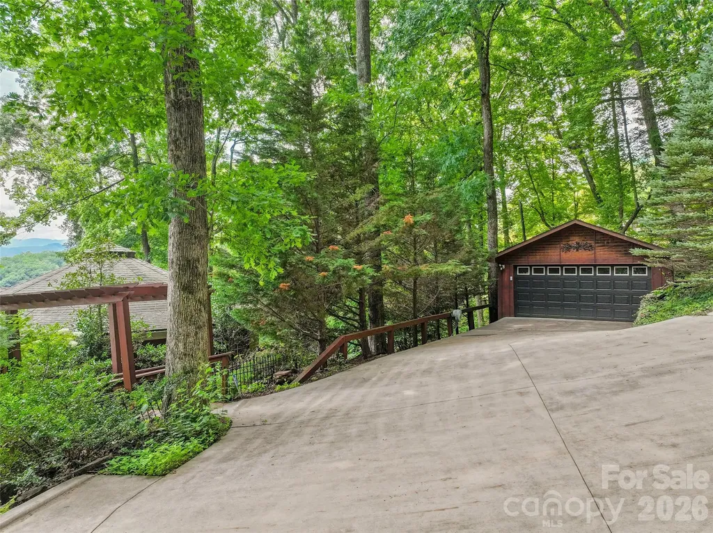 632 Dogwood Trail Waynesville NC 28786