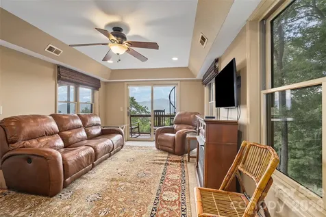 632 Dogwood Trail Waynesville NC 28786