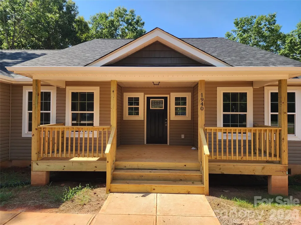 1940 Friendly Lane Newton NC 28658