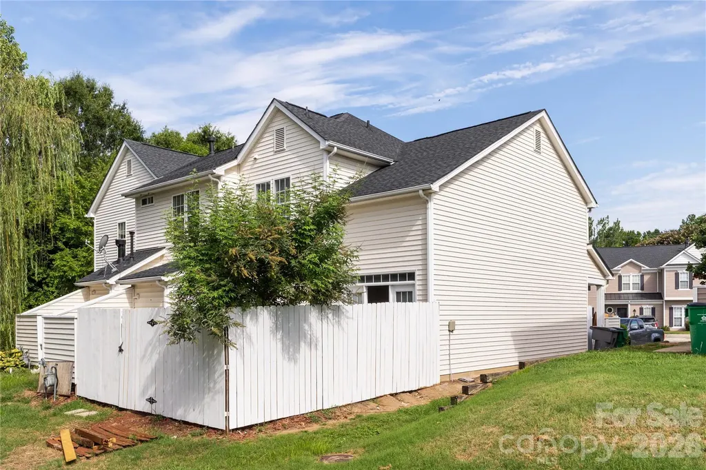 14718 Lions Pride Court Charlotte NC 28278