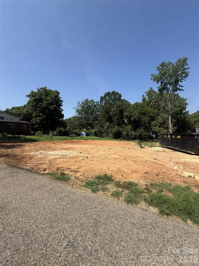 1011/1013 Elm Street Kannapolis NC 28081