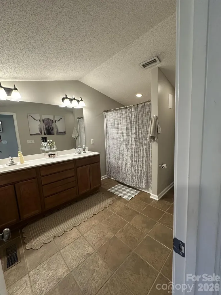724 Johnson Farm Road Hiddenite NC 28636