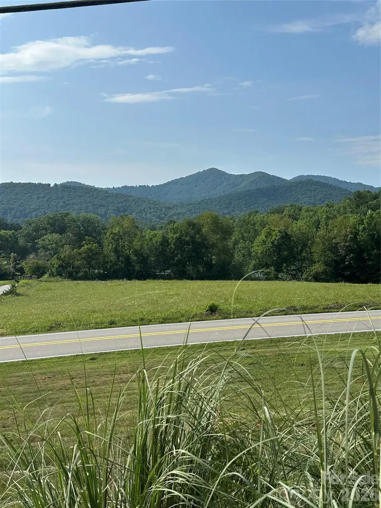 610 Enka Lake Road Candler NC 28715