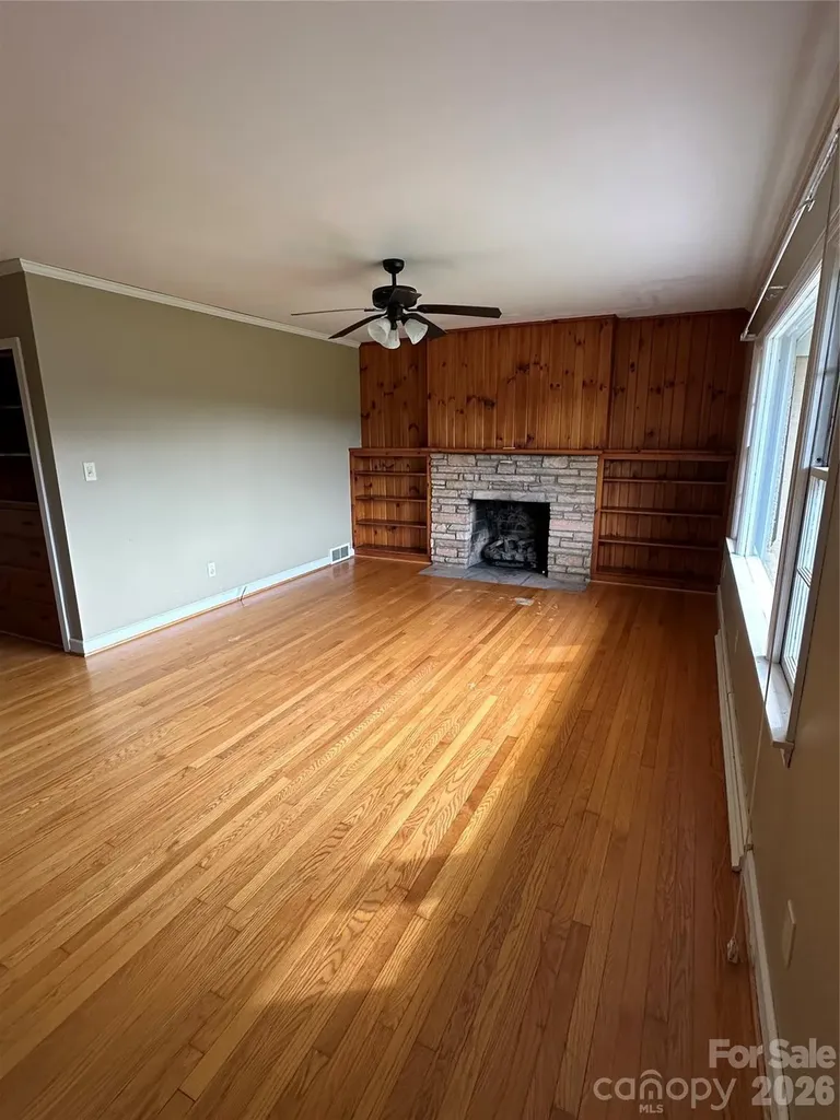 610 Enka Lake Road Candler NC 28715
